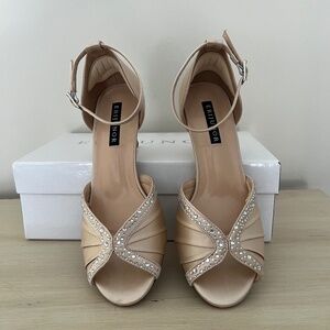 Erijunor women's dress shoe size 6 champagne color